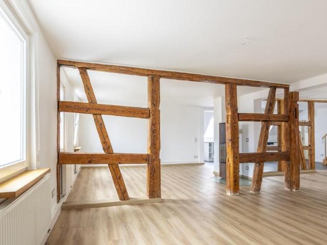 Wangen: Saniertes Penthouse mit gehobener Ausstattung und Einbauküche