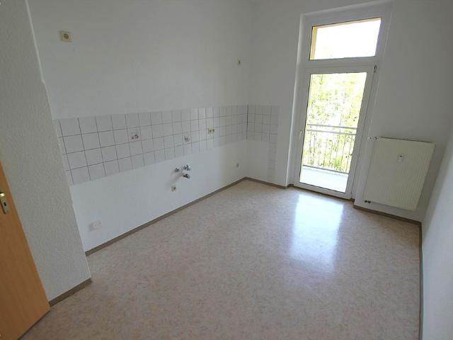 Wanne, Dusche und Balkon! Geräumige 2 Raum Wohnung im Zentrum!