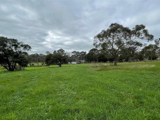 Wannon tranquility with a view cornering Powells Road and a laneway that you can name