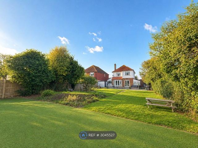 Wannock Lane, Eastbourne BN20, 4 bed detached house to rent, £2,450 pcm | PrimeLocation