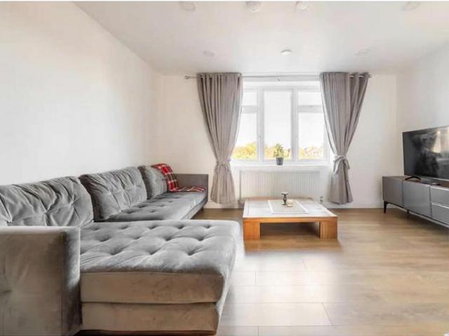 Wanstead Lane, Ilford IG1 1 bed flat to rent £1,500 pcm £346 pw