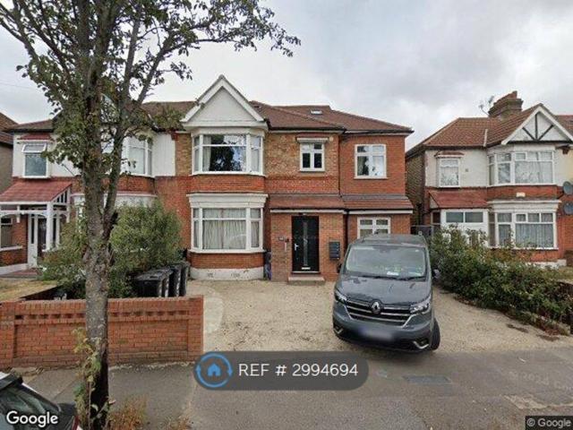 Wanstead Lane, Ilford IG1, 1 bed flat to rent, £1,500 pcm | PrimeLocation