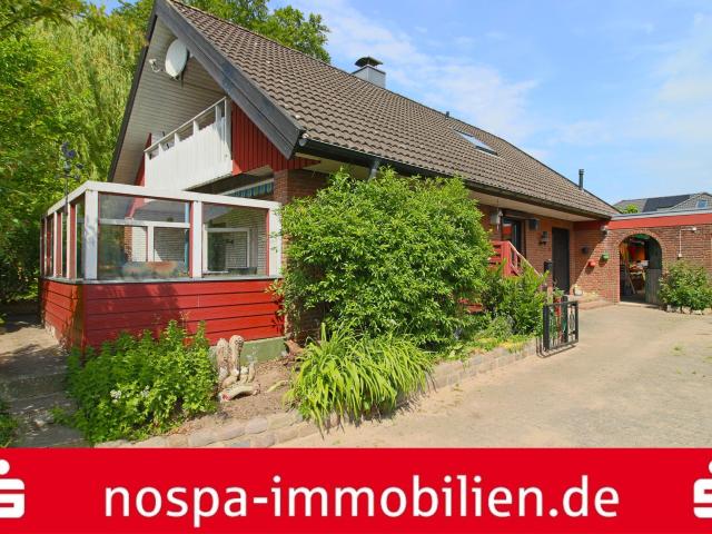 Wachküssen bitte: Wohnhaus mit Garage in ruhiger Lage von Treia sucht Modernisierer!