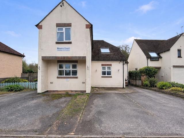 Waddesdon, Aylesbury HP18, 3 bed flat to rent, £1,395 pcm | PrimeLocation