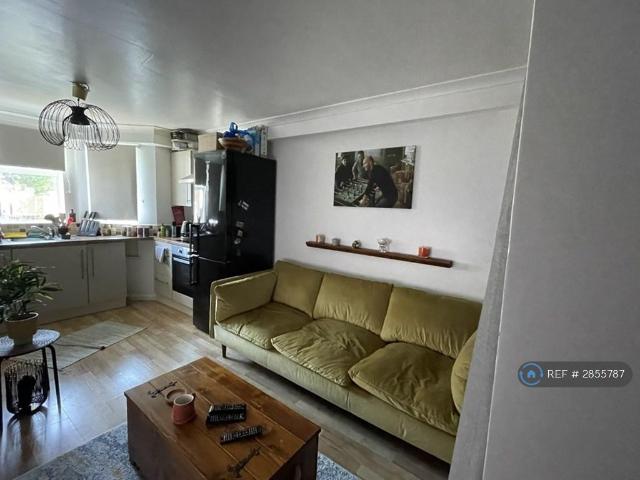 Waddon, Croydon, CR0 2 bed flat to rent £1,499 pcm £346 pw
