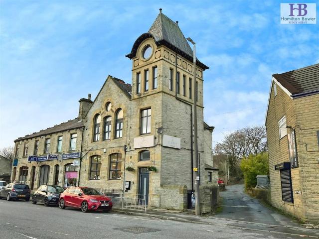 Wade House Road, Shelf, Halifax 2 bed apartment to rent £700 pcm £162 pw