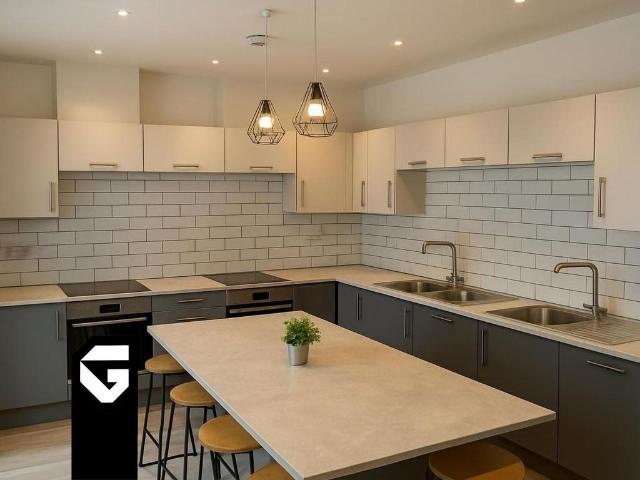 Wades Road, BS34 6 bed end of terrace house to rent £4,650 pcm £1,073 pw