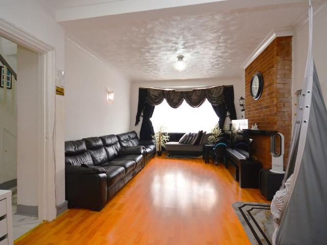 Wadeville Avenue, Romford RM6, 3 bed terraced house to rent, £2,600 pcm | PrimeLocation