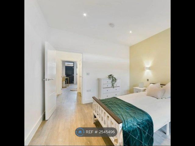 Wadham Gardens, Greenford UB6, 1 bed flat to rent, £1,575 pcm | PrimeLocation