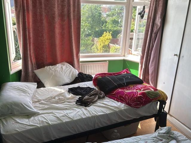 Wadham Gardens, Greenford UB6 1 bed in a house share to rent £800 pcm £185 pw