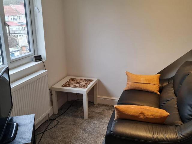 Wadham Gardens, Greenford UB6 1 bed terraced house to rent £1,200 pcm £277 pw