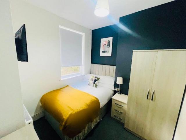 Wadham Street, ST4 1 bed in a house share to rent £400 pcm £92 pw