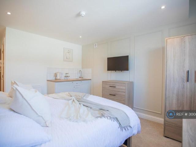 Wadham Road, Portsmouth, PO2 1 bed in a house share to rent £850 pcm £196 pw