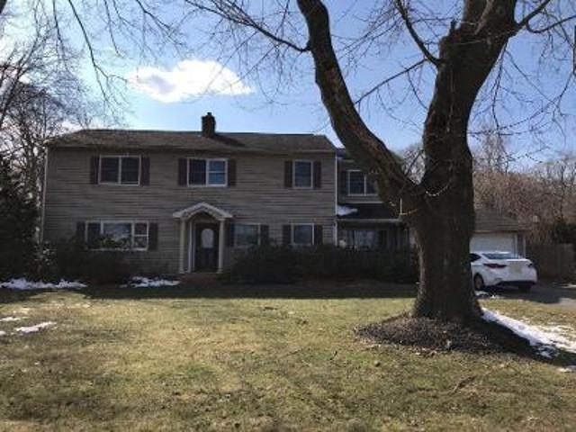 Wading River Manor Rd