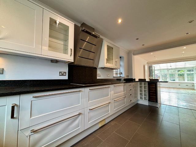 Wagtail Walk, Beckenham BR3, 6 bed detached house to rent, £4,500 pcm | PrimeLocation