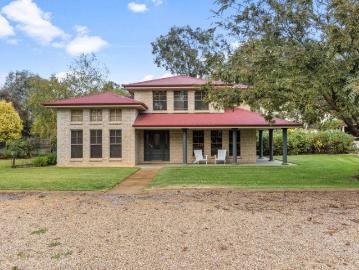 Wagga's Best Kept Secret Private Estate plus Business Opportunity on 15HA 37acres
