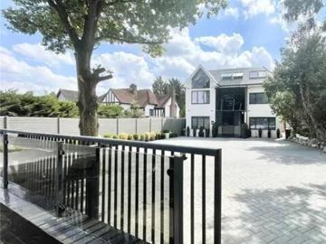 Waggon Road, Barnet, Great London, En4 | 5 bed house for rent #167555588 | Rentberry