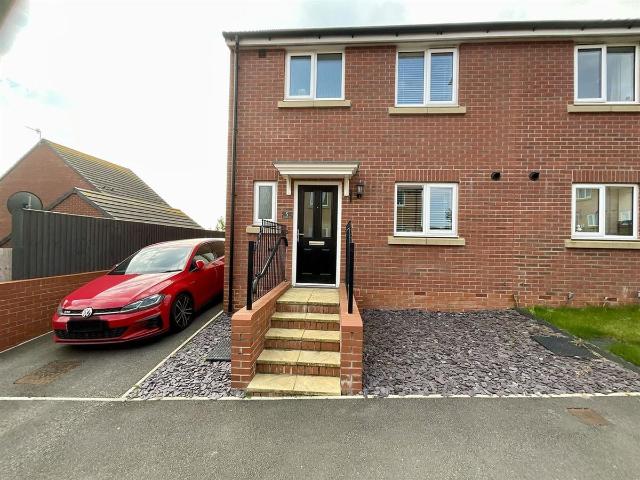 Wagoners Way, East Ayton YO13, 3 bed property to rent, £1,100 pcm | PrimeLocation