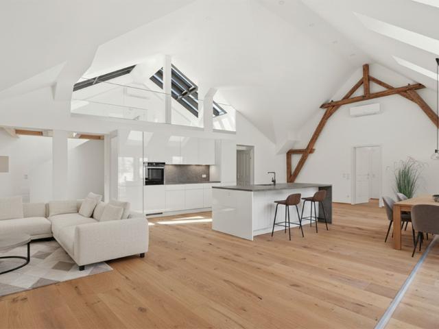 Wahrhaft kaiserlich! Exklusives Penthouse Design vereint mit historischem Charme