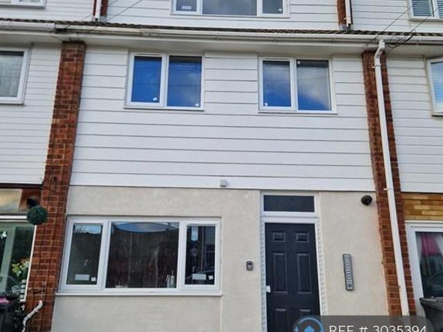 Waid Close, Dartford, DA1 1 bed in a house share to rent £1,050 pcm £242 pw