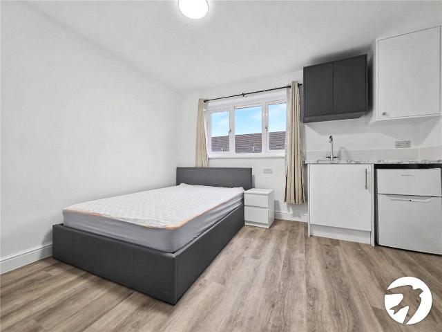 Waid Close, Dartford, Kent DA1, 1 bed property to rent, £900 pcm | PrimeLocation