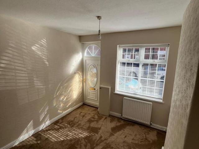 Wain Street, Stoke on Trent ST6 2 bed terraced house to rent £850 pcm £196 pw