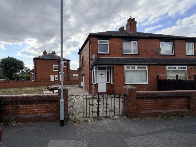 Waincliffe Mount, Leeds LS11 3 bed semi detached house to rent £1,100 pcm £254 pw