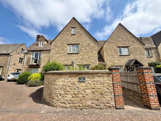 Waine Rush View, Witney OX28, 3 bed flat to rent, £1,750 pcm | PrimeLocation