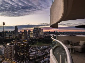 Wake Up Above Sydney Luxury Three Bedroom Living at The Horizon