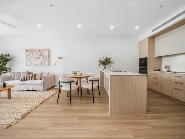 Wake up every day to warm sunlight and uplifting interiors