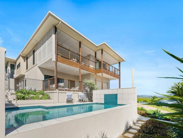 Wake Up To Endless Ocean Views In Prestigious Eimeo