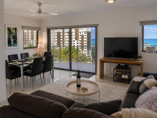 Wake Up to the Harbour, Walk Down to Mitchell Street