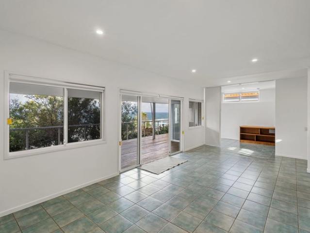 WAKE UP TO THE OCEAN ICONIC BEACHFRONT LIVING