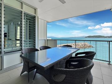 Wake Up to Waterfront Paradise on Magnetic Island