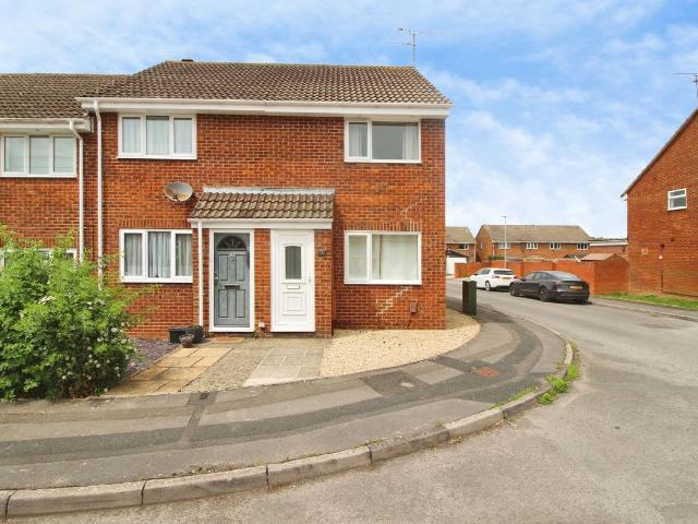 Wakefield Close, Freshbrook SN5, 2 bed end terrace house to rent, £1,150 pcm | PrimeLocation
