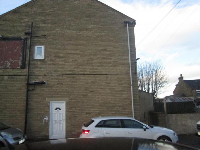 Wakefield Road, Bradford BD4 2 bed apartment to rent £825 pcm £190 pw