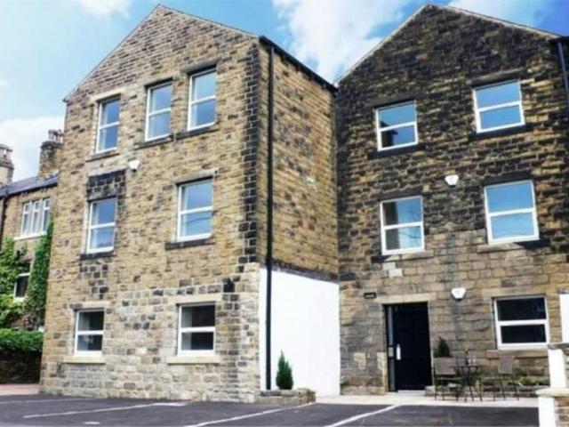 Wakefield Road, Denby Dale 2 bed apartment to rent £850 pcm £196 pw