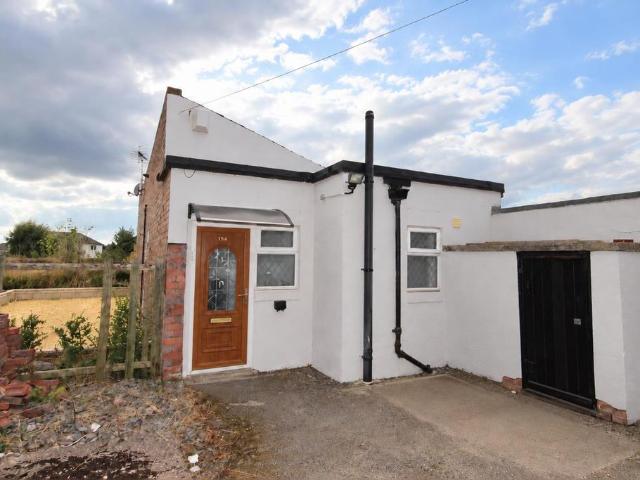 Wakefield Road, Fitzwilliam 1 bed detached bungalow to rent £700 pcm £162 pw