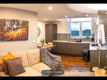 Wakefield Road, Huddersfield HD5, 2 bed flat to rent, £1,200 pcm | PrimeLocation