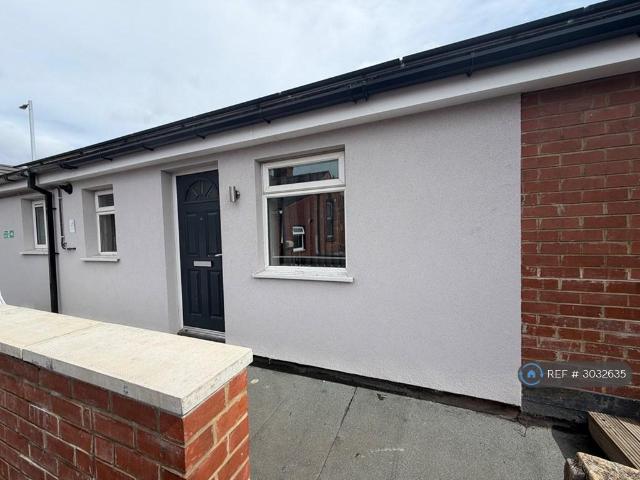 Wakefield, Wakefield, WF2 1 bed flat to rent £700 pcm £162 pw