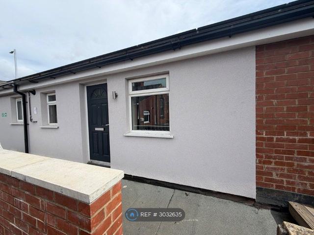 Wakefield, Wakefield WF2, 1 bed flat to rent, £700 pcm | PrimeLocation