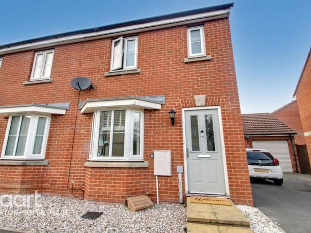 Wakehurst Gardens, WESTON SUPER MARE 2 bed semi detached house to rent £1,280 pcm £295 pw