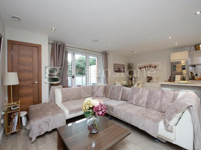 Wakeman Road, Kensal Green, NW10 3 bed apartment to rent £3,750 pcm £865 pw