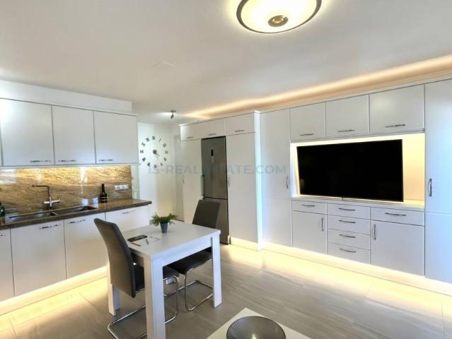 Waking up to a view of the Mediterranean — top floor apartment in Mil Palmeras