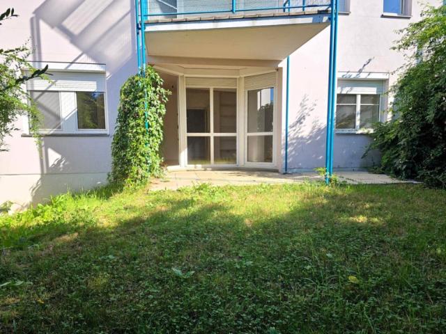 Waltendorf: Sehr schöne 2 Zimmer Gartenwohnung inklusive Tiefgaragenplatz!