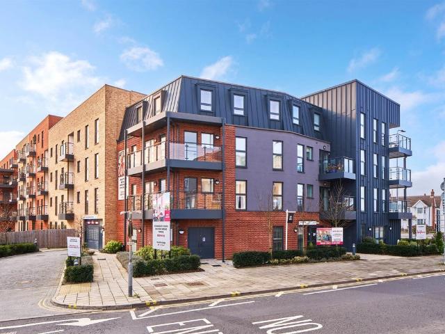 Walter House, Rainsford Road, Chelmsford, Essex CM1, 1 bed flat to rent, £2,480 pcm | PrimeLocation