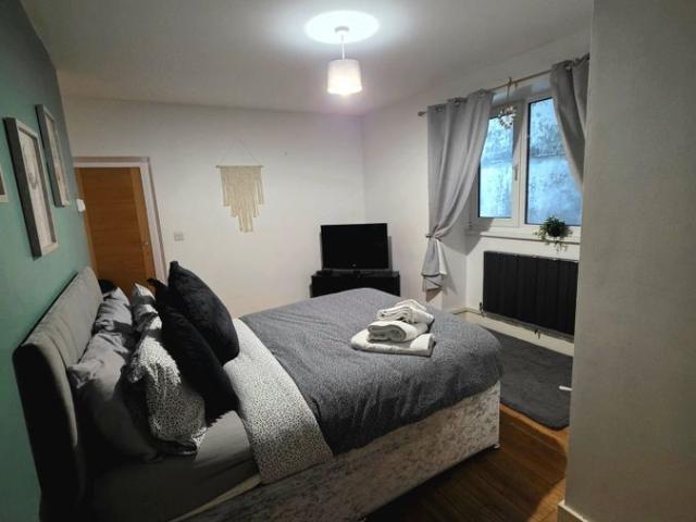 Walter Road, Swansea SA1, Studio to rent, £725 pcm | PrimeLocation