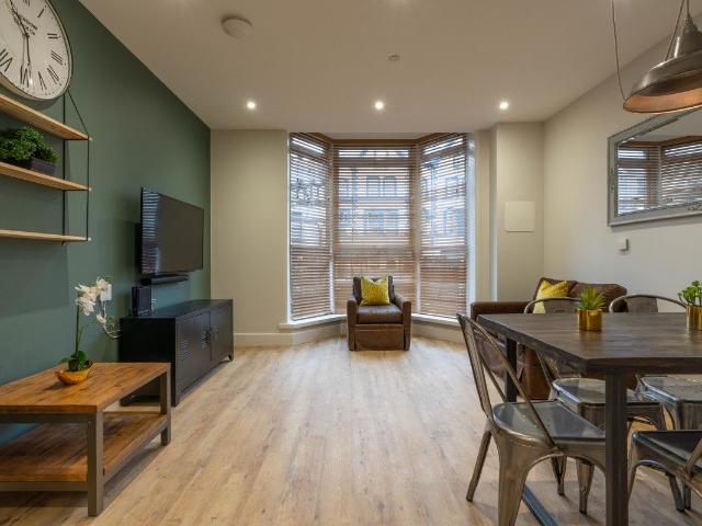 Walter Road, Swansea SA1, 2 bed flat to rent, £819 pppm | PrimeLocation
