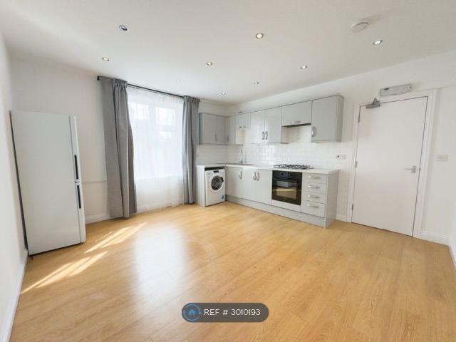 Walthall Street, Crewe CW2, 2 bed flat to rent, £775 pcm | PrimeLocation