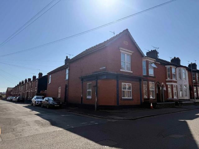 Walthall Street, Crewe CW2 6 bed terraced house to rent £1,995 pcm £460 pw